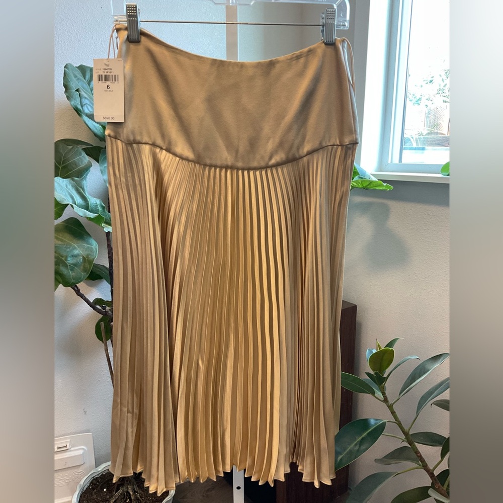 RALPH LAUREN Black Label Gold Silk Pleated Skirt